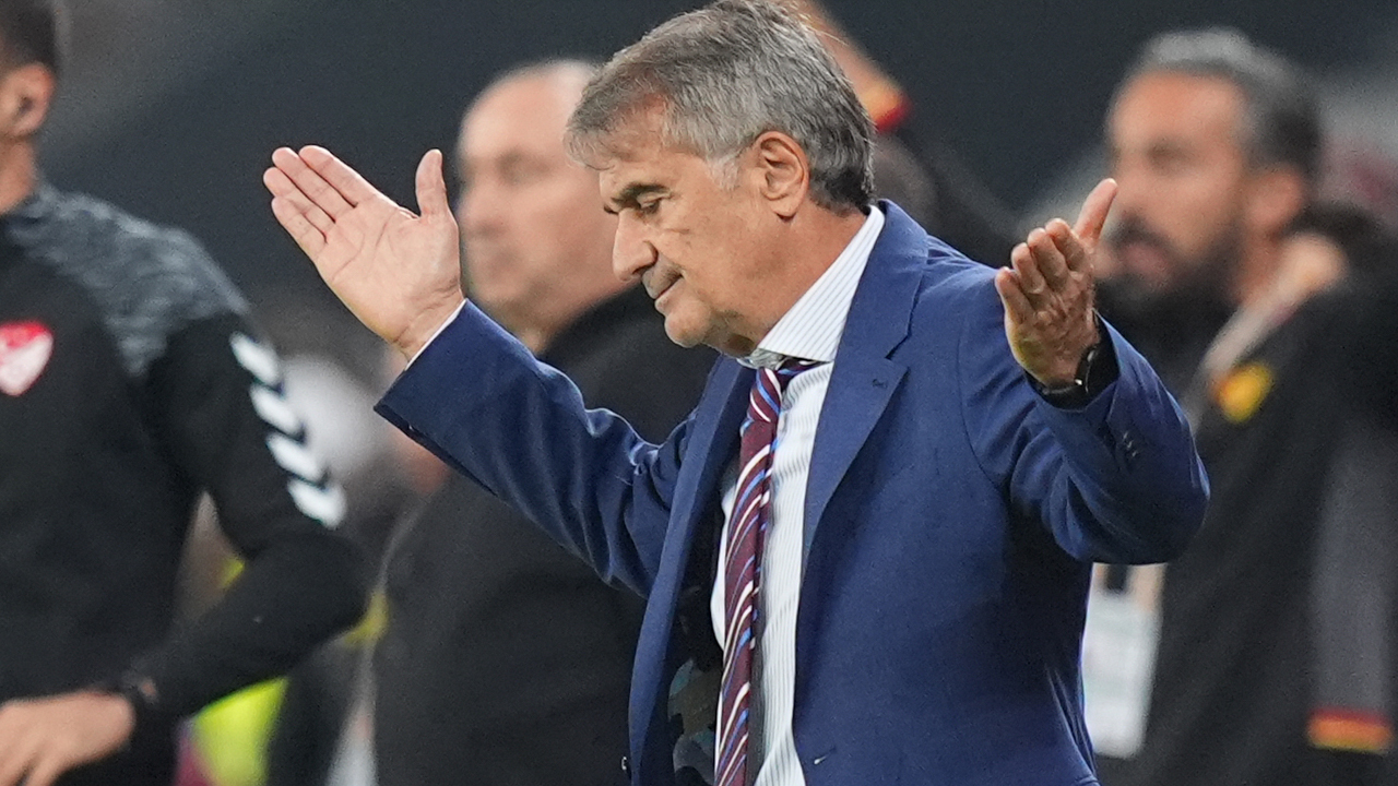 Foto - Korkunç iddia! Yok böyle bir yorum: Yer yerinden oynar şimdiden söyleyelim! Şenol Güneş'in emeli kovulmak! 