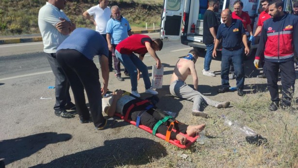 Foto - Korkunç kaza! Minibüs Van Gölü'ne uçtu