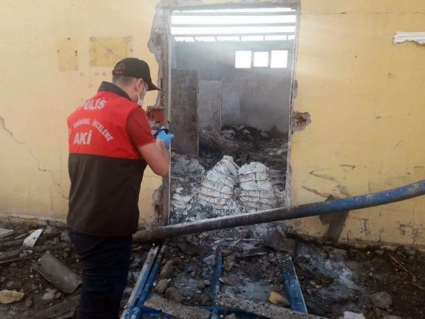 Foto - Korkunç manzara yeni günün ilk ışıklarıyla ortaya çıktı! Patlamanın yaşandığı havai fişek fabrikası savaş alanına döndü