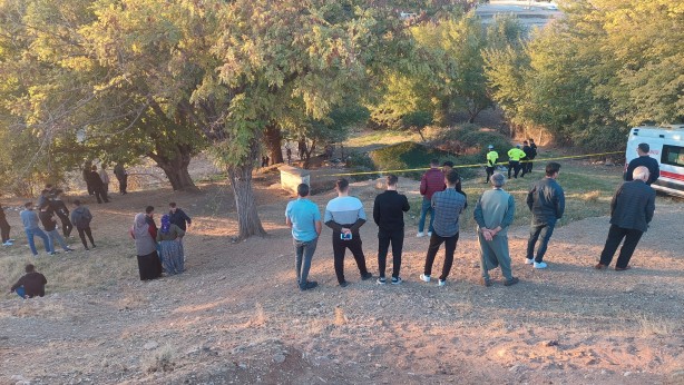 Foto - Korkunç olay! Boş arazide çocuk cesedi bulundu