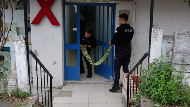 Foto - Korkunç olay! Emekli astsubay önce eşine sonra kendi kafasına sıktı