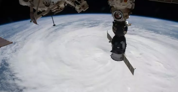 Foto - Korkutan açıklama geldi: Gökyüzünden insanların üzerine düşebilir