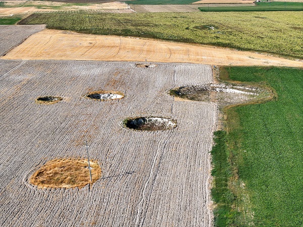 Foto - Korkutan görüntü! Tek karede tam 24 adet obruk