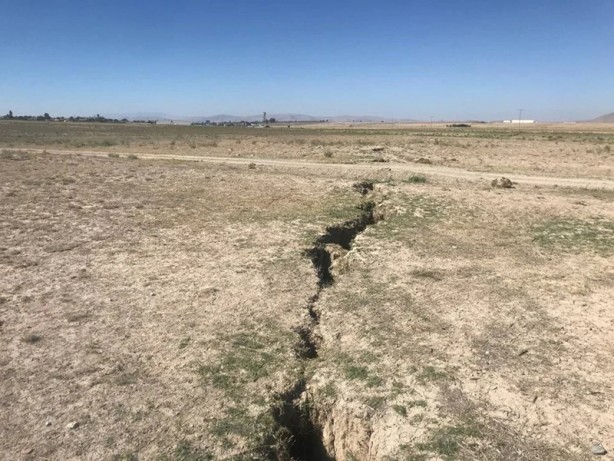 Foto - Korkutan görüntü! Yarıklar yerleşim yerlerine ulaştı