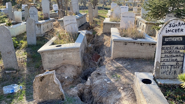 Foto - Korkutan manzara! Mezarlıklar tek tek çökmeye başladı