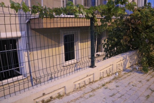 Foto - Korkutan patlama! Mahalleli deprem sanıp sokağa döküldü