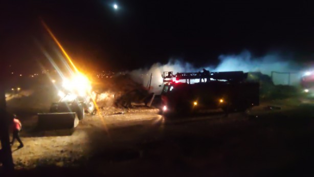 Foto - Korkutan yangın söndürüldü