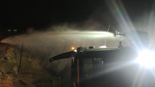 Foto - Korkutan yangın söndürüldü