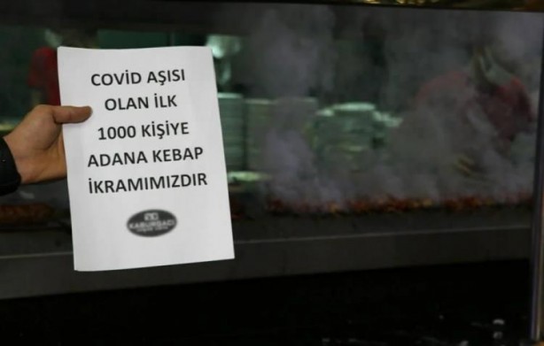 Foto - Koronavirüs aşısını teşvik için tavuk veren ülkeler bile oldu