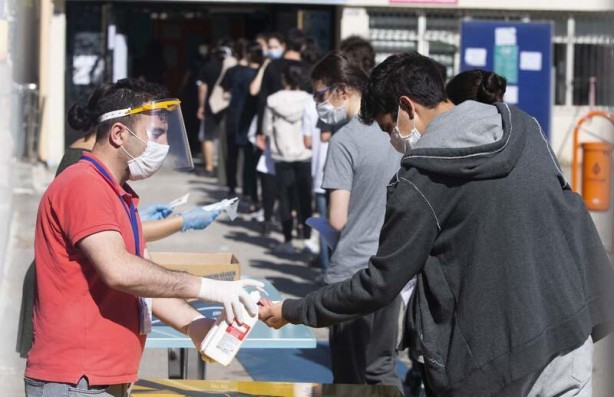 Foto - Koronavirüs gölgesinde YKS! İşte Türkiye'den sınav manzaraları