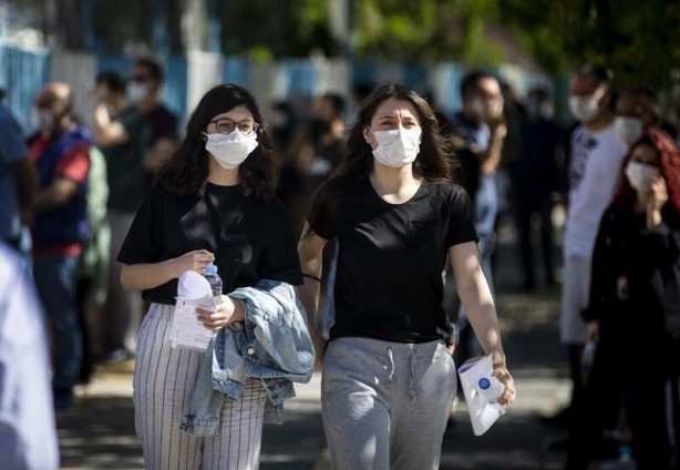 Foto - Koronavirüs gölgesinde YKS! İşte Türkiye'den sınav manzaraları