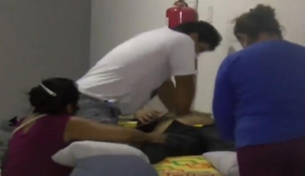 Foto - Koronavirüs hastasının ölüm anını televizyonda yayınladılar