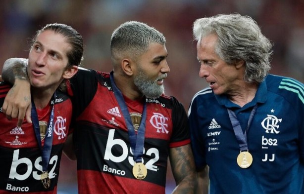 Foto - Koronavirüse yakalanan yıldızlar! Dünyaca ünlü futbolcular da var