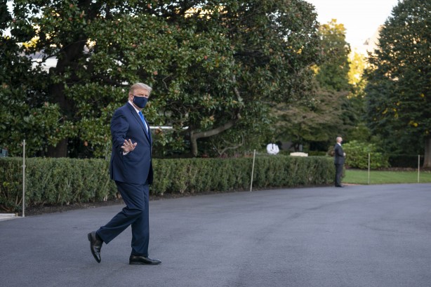 Foto - Koronavirüse yakalanmıştı! Trump hastaneye böyle götürüldü