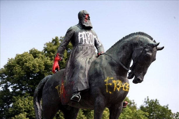 Foto - Koronavirüsten sonraki felaket olarak adlandırılıyordu! Bu kez o ülkede saldırıya geçtiler