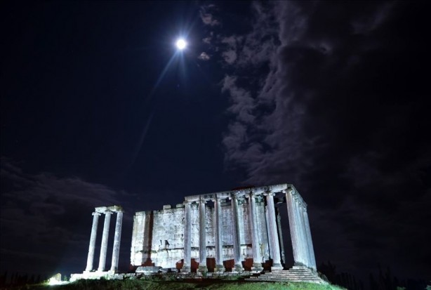 Foto - Koronavirüsten sonraki felaket olarak adlandırılıyordu! Bu kez o ülkede saldırıya geçtiler