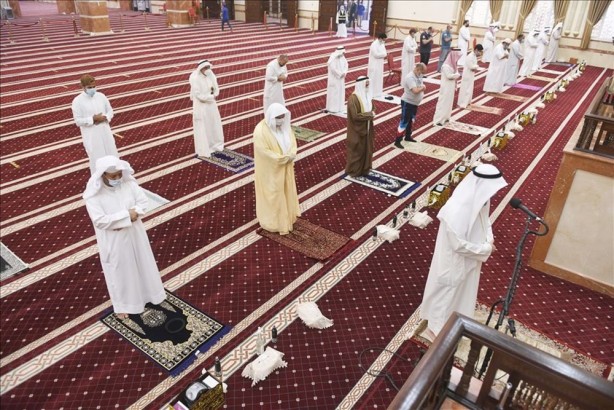 Foto - Koronavirüsten sonraki felaket olarak adlandırılıyordu! Bu kez o ülkede saldırıya geçtiler