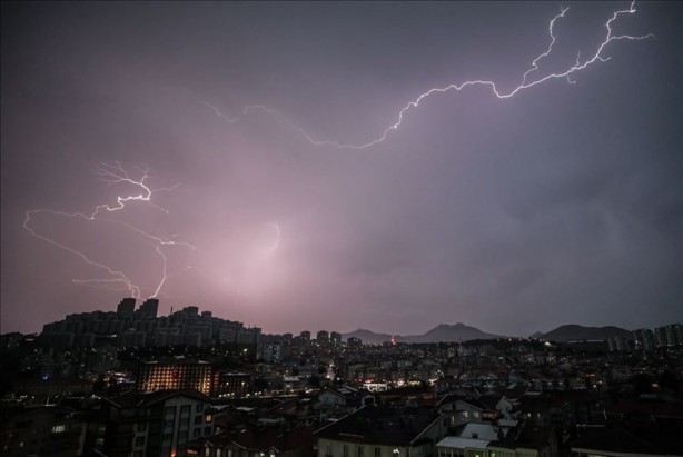 Foto - Koronavirüsten sonraki felaket olarak adlandırılıyordu! Bu kez o ülkede saldırıya geçtiler