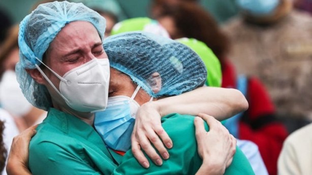 Foto - Koronavirüsün en acı karesi! Milyonlar bunu konuşuyor