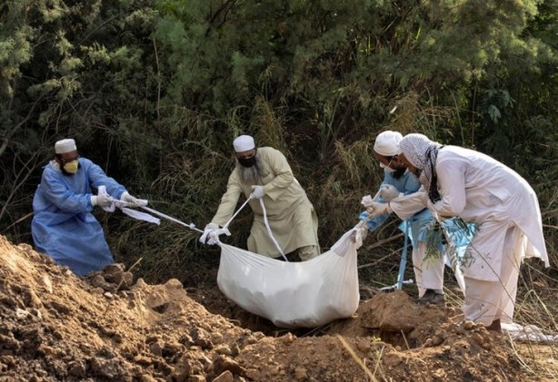 Foto - Koronavirüsün en acı karesi! Milyonlar bunu konuşuyor