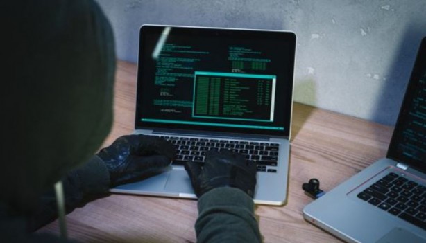 Foto - Korsan oyunların zararları saymakla bitmiyor