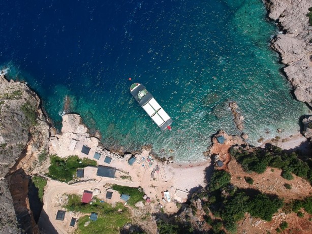 Foto - Korsanların saklandığı koy turistlerin ilgi odağı oldu