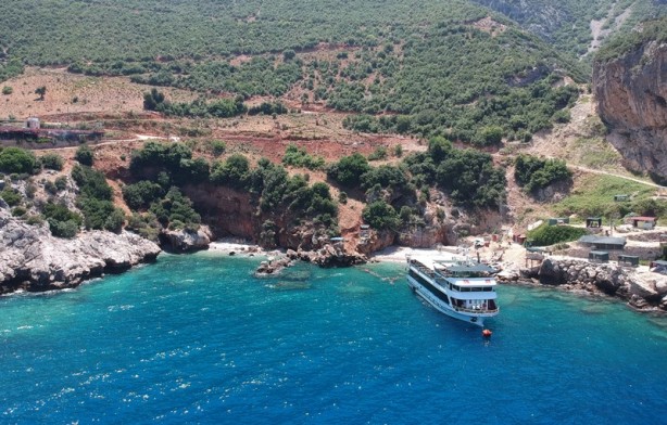 Foto - Korsanların saklandığı koy turistlerin ilgi odağı oldu