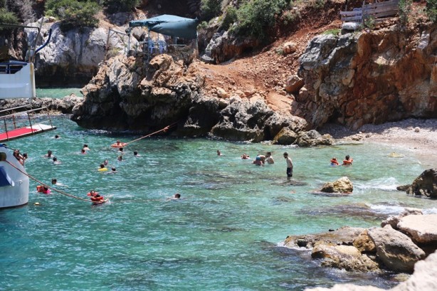 Foto - Korsanların saklandığı koy turistlerin ilgi odağı oldu