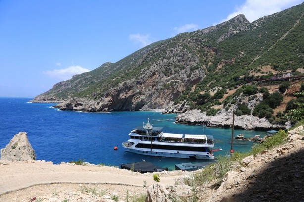 Foto - Korsanların saklandığı koy turistlerin ilgi odağı oldu
