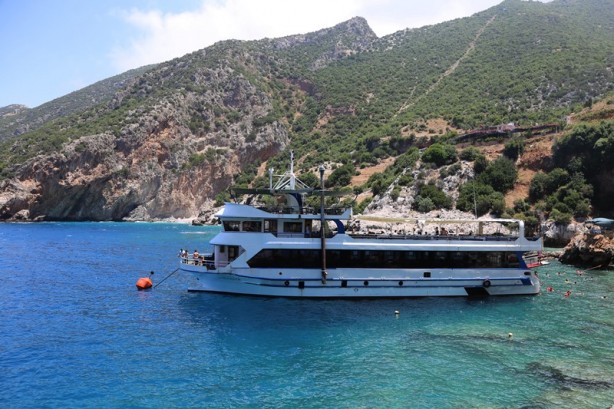 Foto - Korsanların saklandığı koy turistlerin ilgi odağı oldu