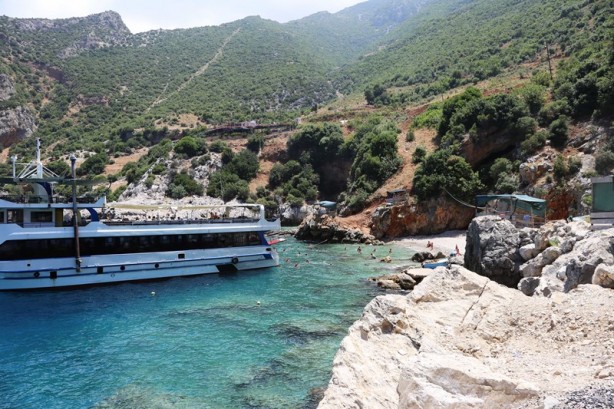 Foto - Korsanların saklandığı koy turistlerin ilgi odağı oldu