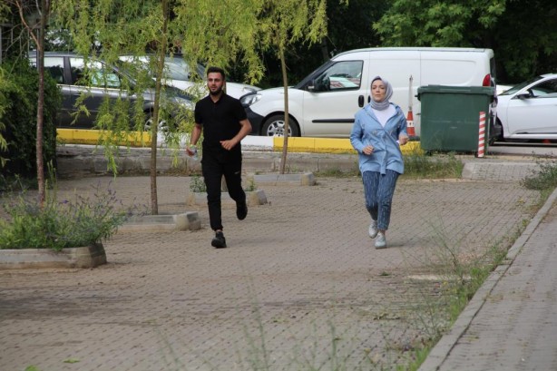 Foto - Koşarak yetiştiler! Maraton sınavdan önce başladı