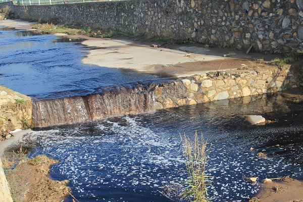 Foto - Köşk Çayı siyaha boyandı