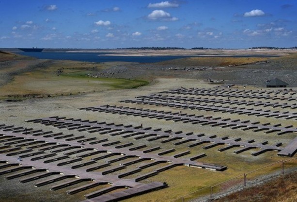 Foto - Koskoca göl bir gecede kurudu