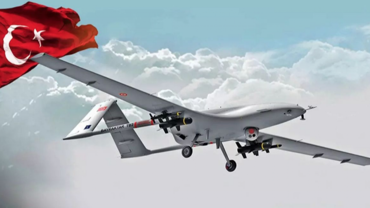Bayraktar TB2 SİHA ile dosta düşmana gövde gösterisi yaptı! Siyonist İsrail kahrolacak: Kosova'da gözdağı verdiler!
