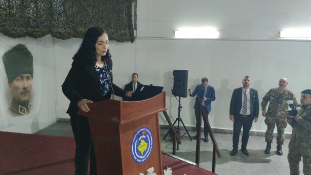 Foto - Kosova Cumhurbaşkanı Mehmetçikle iftar yaptı