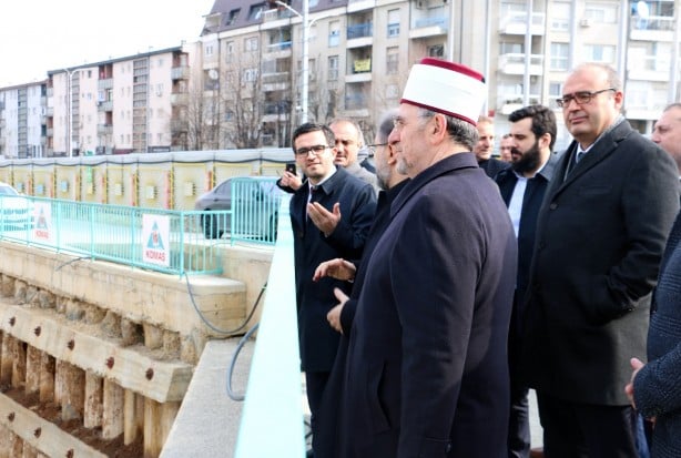 Kosova’da bulunan Diyanet İşleri Başkanı Erbaş, Priştine Merkez Camisi inşaatını inceledi