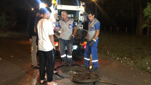 Foto - Kötü koku ekipleri harekete geçirdi! Sebebi bakın ne çıktı