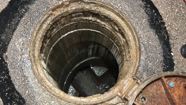 Foto - Kötü koku ekipleri harekete geçirdi! Sebebi bakın ne çıktı