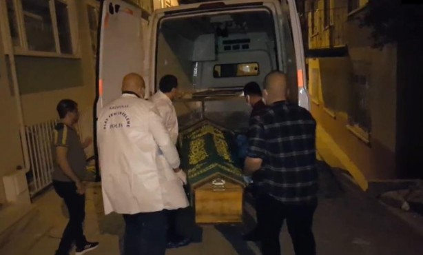 Foto - Kötü kokuyu alınca ekiplere haber verdiler: Çürümüş ceset bulundu!