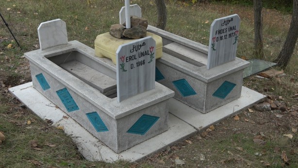 Foto - Köy halkı şaşkın! Ölmeden mezara girdi