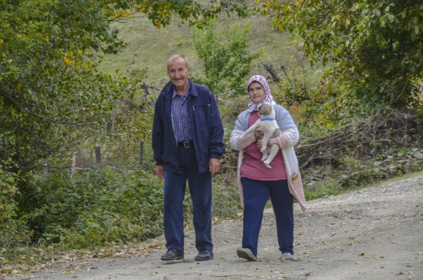 Foto - Köy halkı şaşkın! Ölmeden mezara girdi