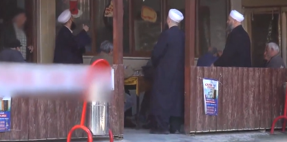Foto - Köy kahvesine giden Tebliğcilere büyük terbiyesizlik!