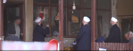 Foto - Köy kahvesine giden Tebliğcilere büyük terbiyesizlik!