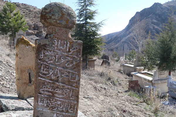 Foto - Köy köy gezip mezar taşlarını inceliyorlar