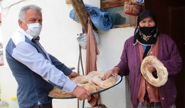 Foto - Köy muhtarından takdir toplayan hareket