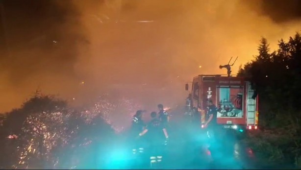 Foto - Köy yanmaktan son anda kurtarıldı