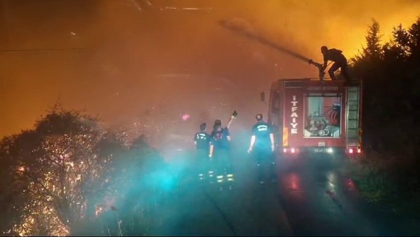 Foto - Köy yanmaktan son anda kurtarıldı