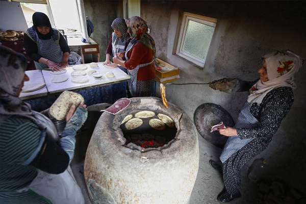 Foto - Köyde kurduğu tandırla 7 kadına istihdam sağladı