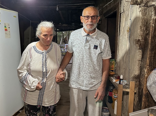 Foto - Köye yerleşip Alzheimer hastası eşine hayatını adadı